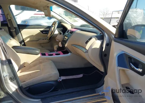 2015 Nissan Altima 2.5/2.5 S/2.5 Sl/2.5 Sv z USA, uszkodzony, nr VIN 1N4AL3AP2FC207124